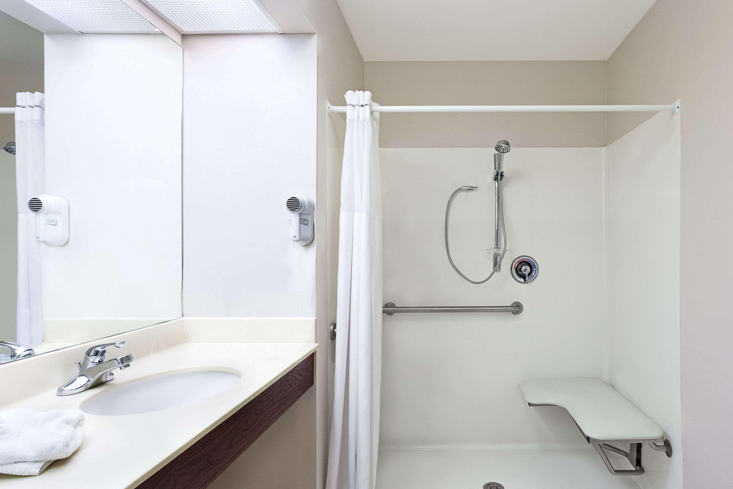 Baymont By Wyndham Tullahoma Hotel Ngoại thất bức ảnh